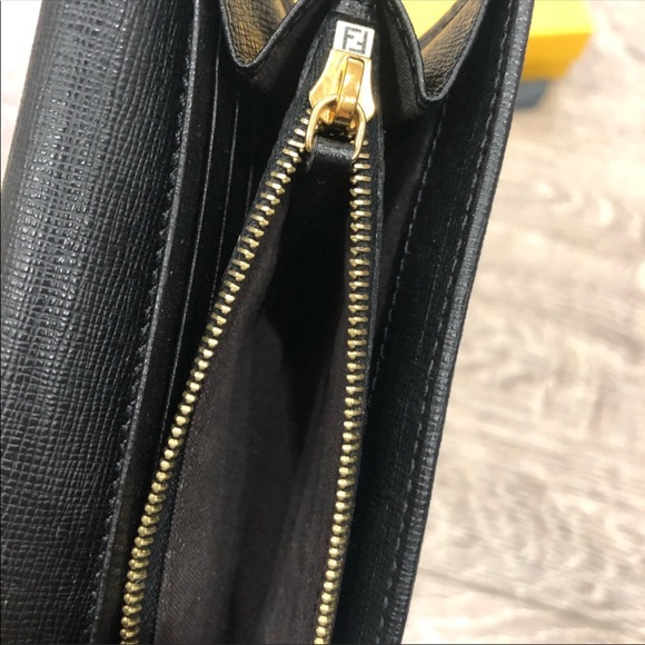 Black Fendi leather wallet - Picture 4 of 7